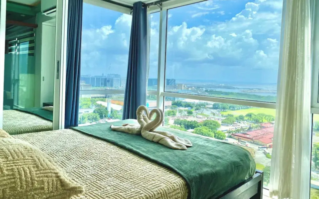 Hotel near Airport Mall of Asia PICC WTC