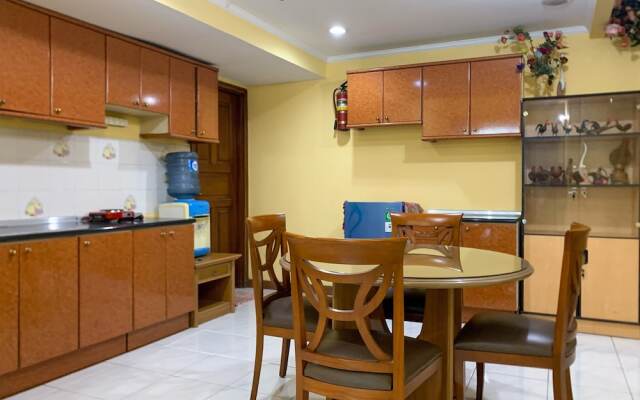 Spacious And Comfy 3Br At Kondominium Juanda Apartment