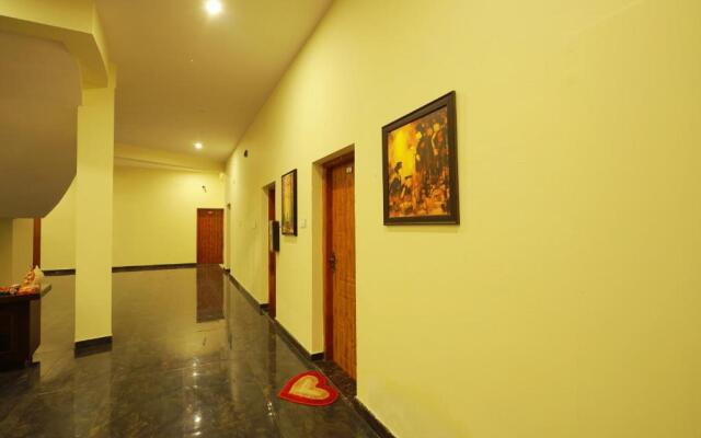 Hotel Rajeswari International