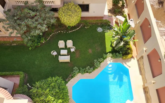 Lovely One-Bedroom Condo with Garden View (Adults Only)