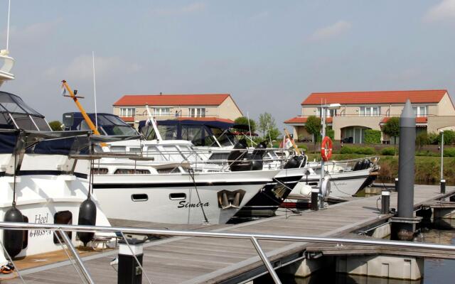 Wellness House With Solarium, in Water Area