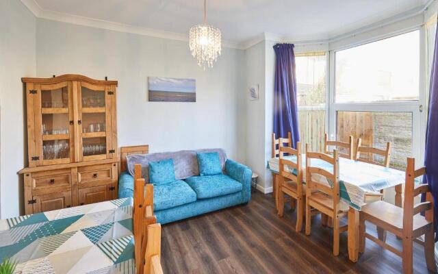 Host Stay Holyrood Lodge