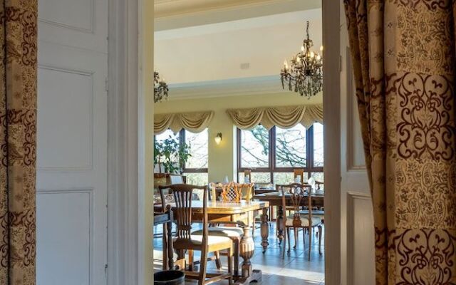 Pendragon Country House