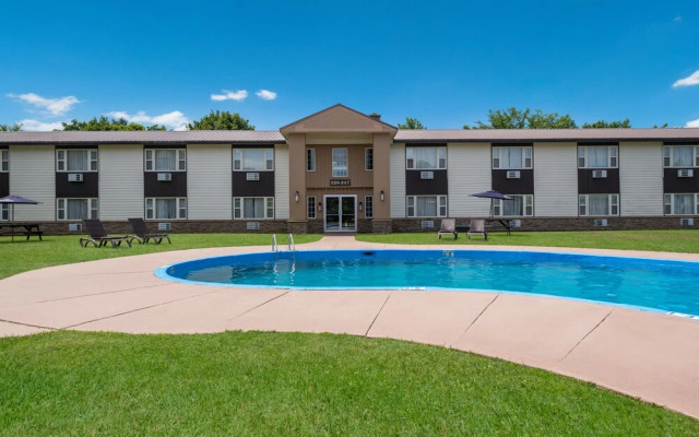 Glengarry Extended Stays