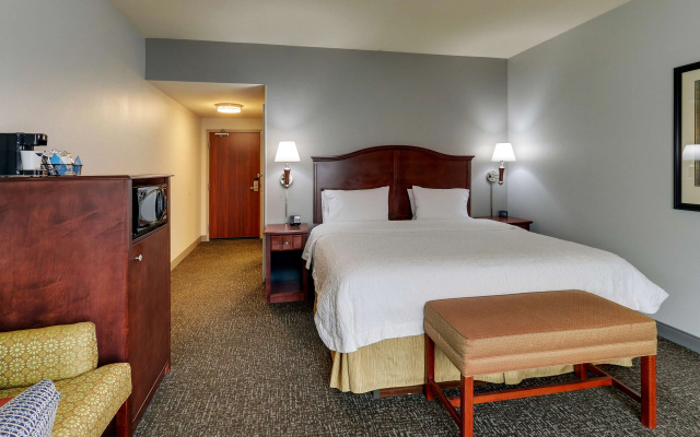 Hampton Inn & Suites Indianapolis-Airport