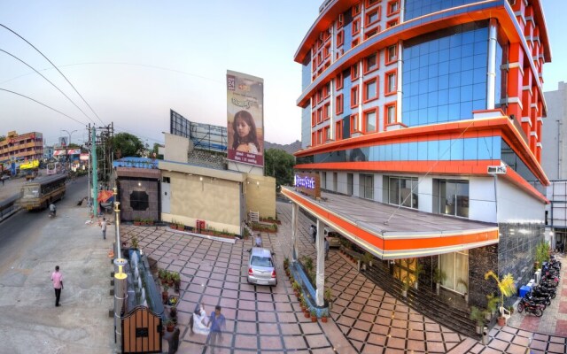 Hotel Benzz Park Vellore