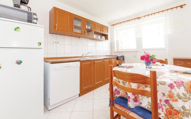 Amazing Apartment in Jadranovo With 2 Bedrooms and Wifi