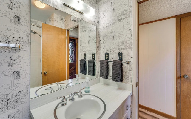 Monte Verde Lake Access & Views: Spacious Retreat!