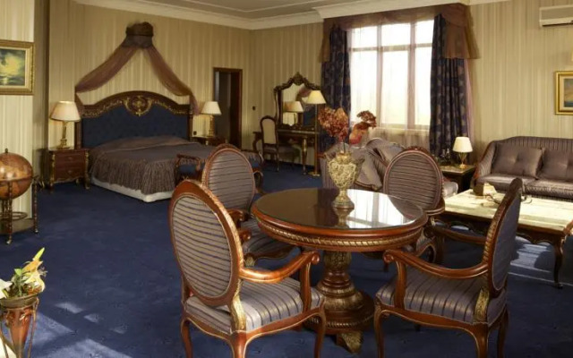 Maxi Park Hotel & Spa