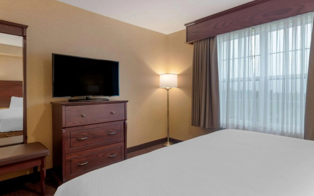 Best Western Plus Fredericton Hotel & Suites