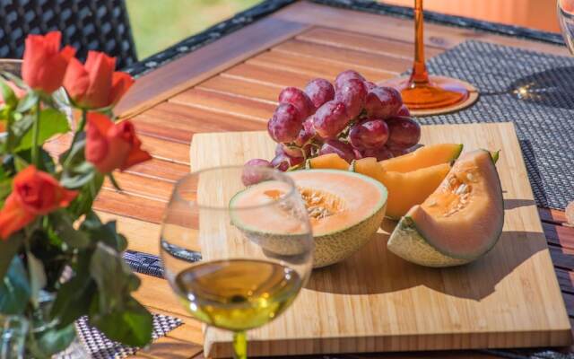 Beautiful Stone House with Large Garden And Private Pool