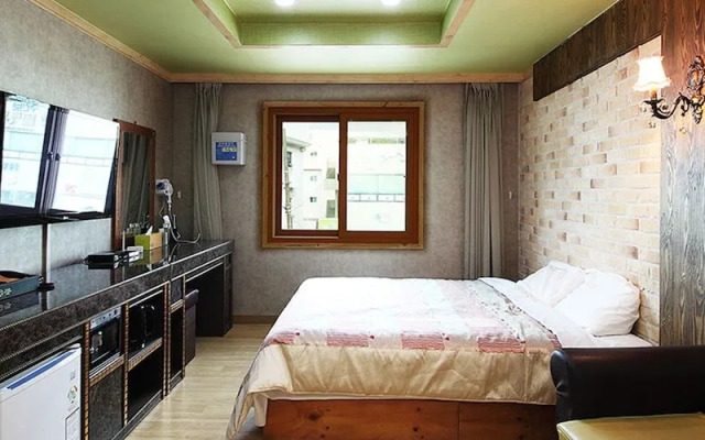 Suanbo Hot Spring Land