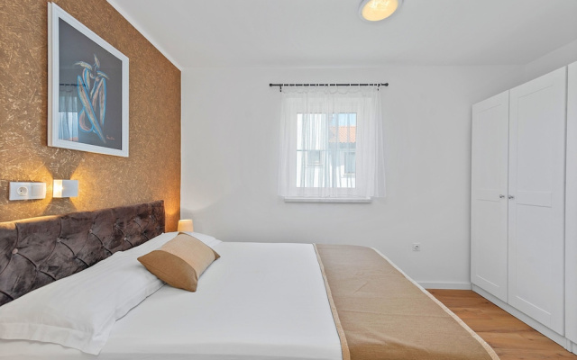 Superior Apartment Tania 8