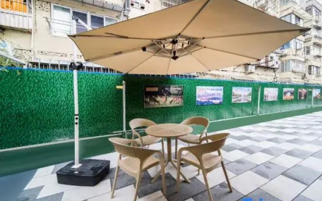 Zilanling Hostel (Zhongshan Scenic Area Houzaimen)