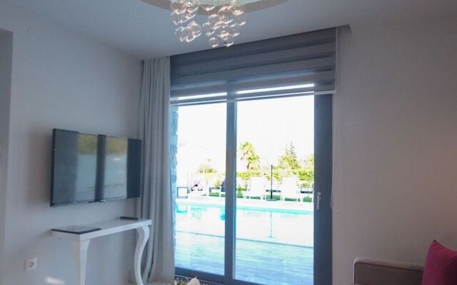 White Pearl Luxury Villas