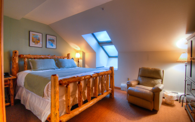 Zephyr Mountain Lodge