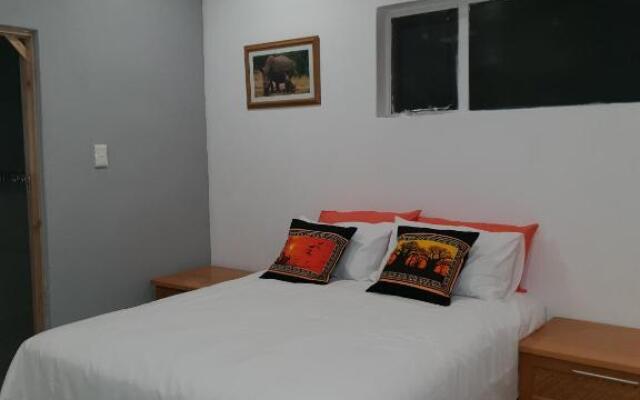 Lyronne Guest house, Shuttle and Tours