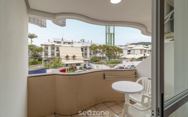 Apt c/ Varanda in Condominio Pe na Areia Iho127