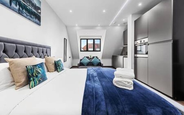 Stylish King Size Bed Studio Near Central London — фото 4