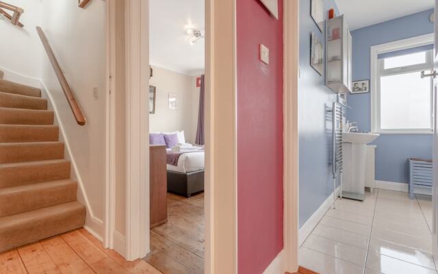 Spacious 2 Bedroom Flat In Acton