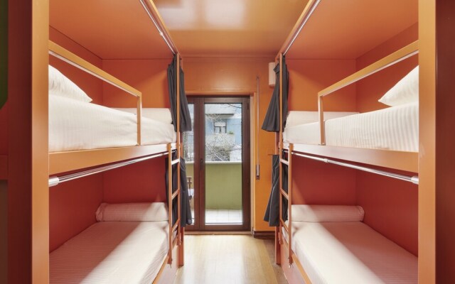 HUUX Hostel