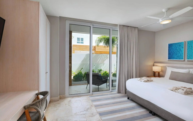 Alaia Belize, Autograph Collection