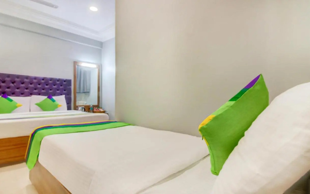 Fabhotel Cruz Royale