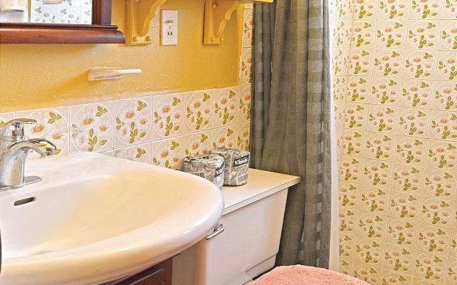 Las Olas Beachfront Townhome 603 by RedAwning