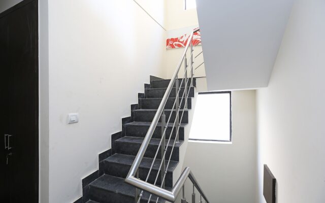 Oyo 24323 Lakshmi Residency
