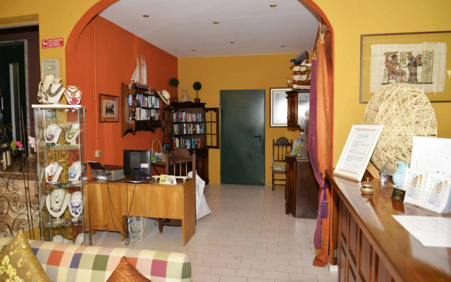 Apartamentos Lindomar