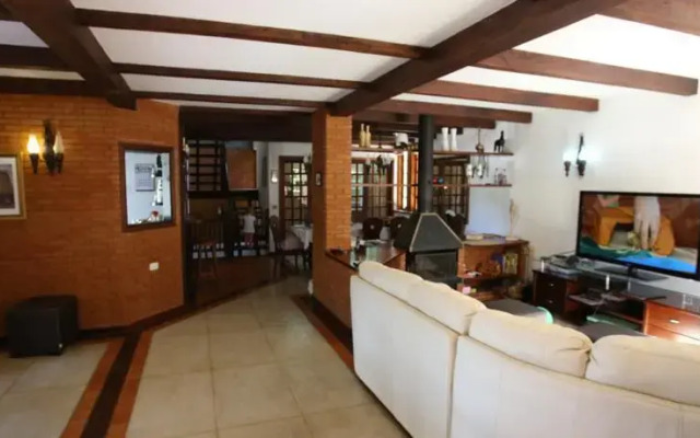 Linda Casa nas montanhas