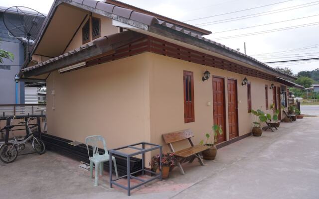 Ruean Bua Resort