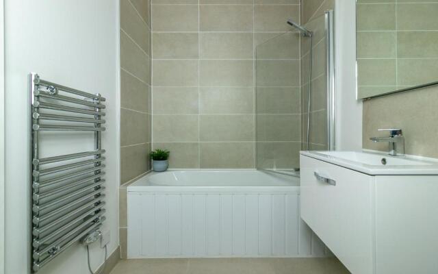 Executive Apartment Close to Station