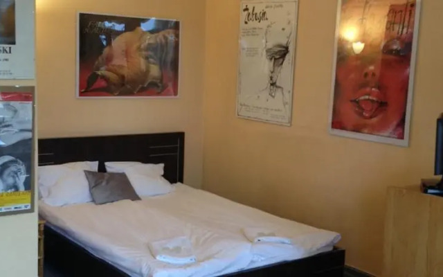 Roommate Apartments Wyzwolenia