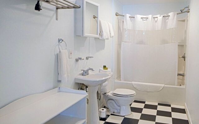 Sabal Palms Inn