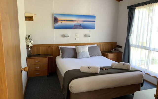 Metung Holiday Villas