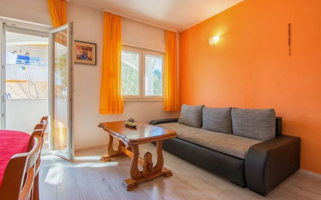 Apartment Olive Orange