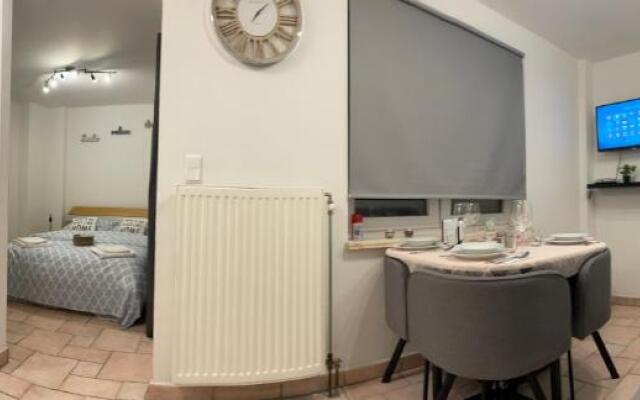Gezellige Studio-1 slaapkamer *4p* strand/zee 50m