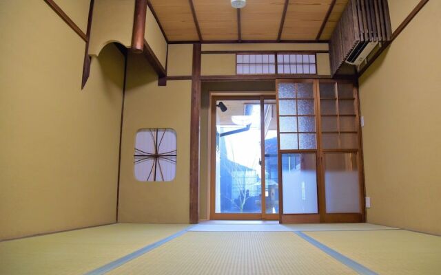Chika Rakuen