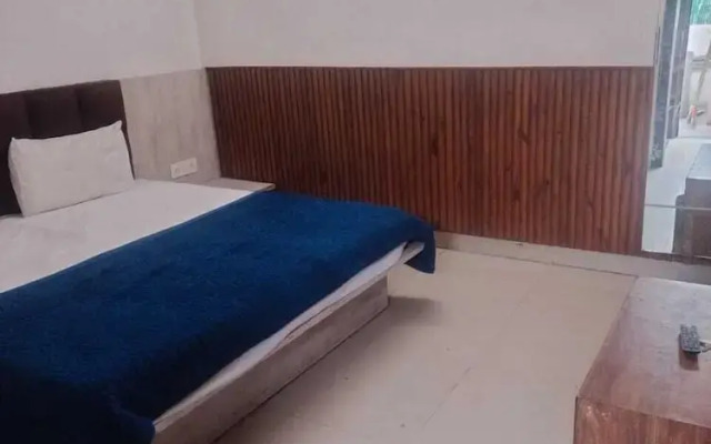 Hotel Shri Sai Deluxe