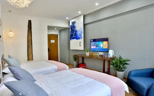 Wuzhen Qiutian Northern Art Design Hotel