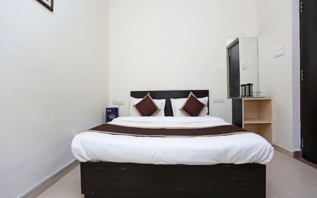 OYO 11484 Hotel Shivam