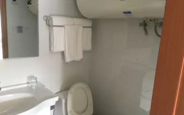 Shanghai Zhouqiao apartment