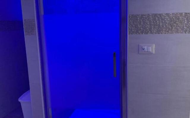 V&M Suite Con Jacuzzi (Adults Only)