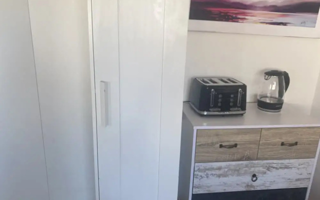 Beautiful 1-bed Studio in Porthcawl Near Beach