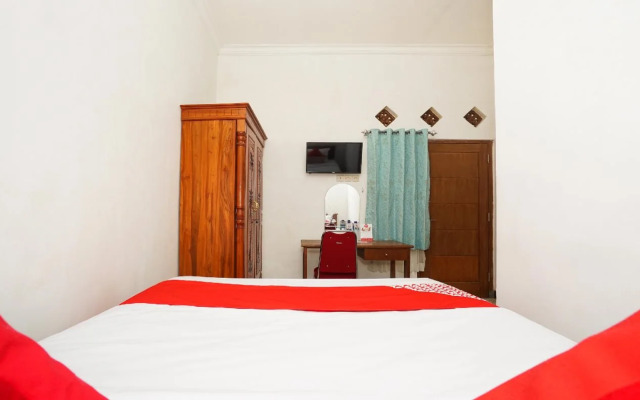 OYO 302 Karolin Homestay