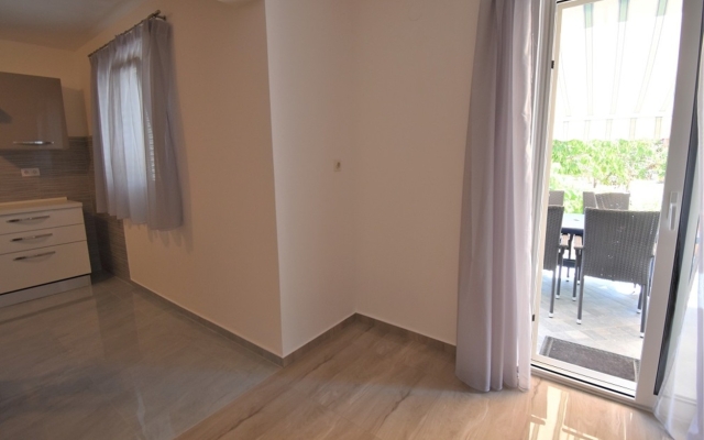 Holiday house Branka - 80 m from beach: Vir, Zadar riviera