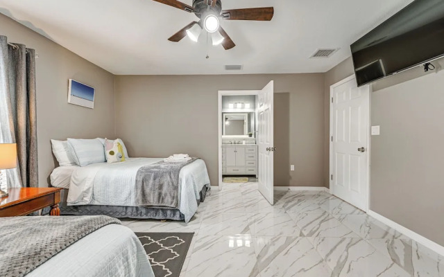 Lutz Home ~ 14 Mi to Downtown Tampa