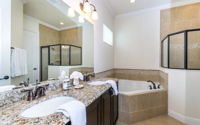 Elegant 5 BD, 5 BH Villa