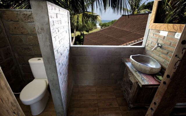 Pondok Pitaya Hotel, Surfing & Yoga